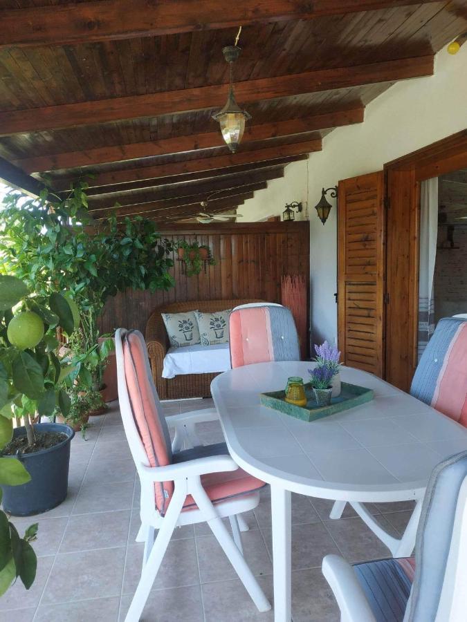 Ivonnis Garden Villa Mesimvria  Exterior photo